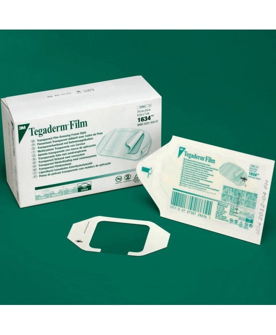 Medicazione tegaderm film trasparente ed impermeabile 4,4 x 4,4 cm